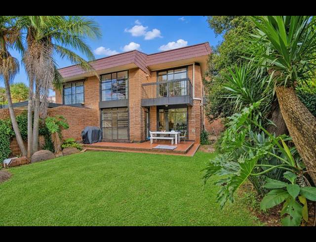 3 BEDROOM TOWNHOUSE FOR SALE IN BEDFORD PARK